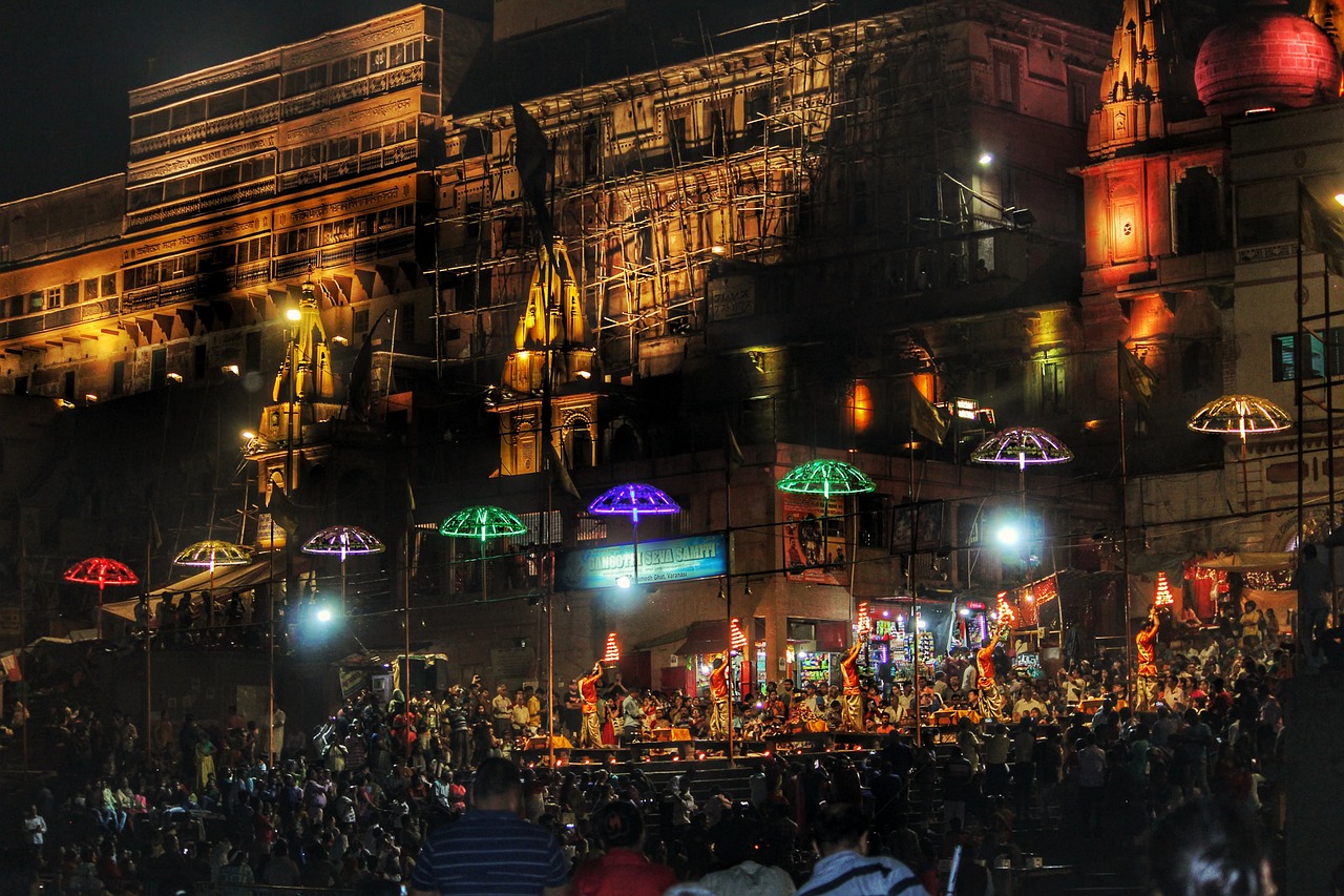 घूमने की जगहें ganga-aarti वाराणसी